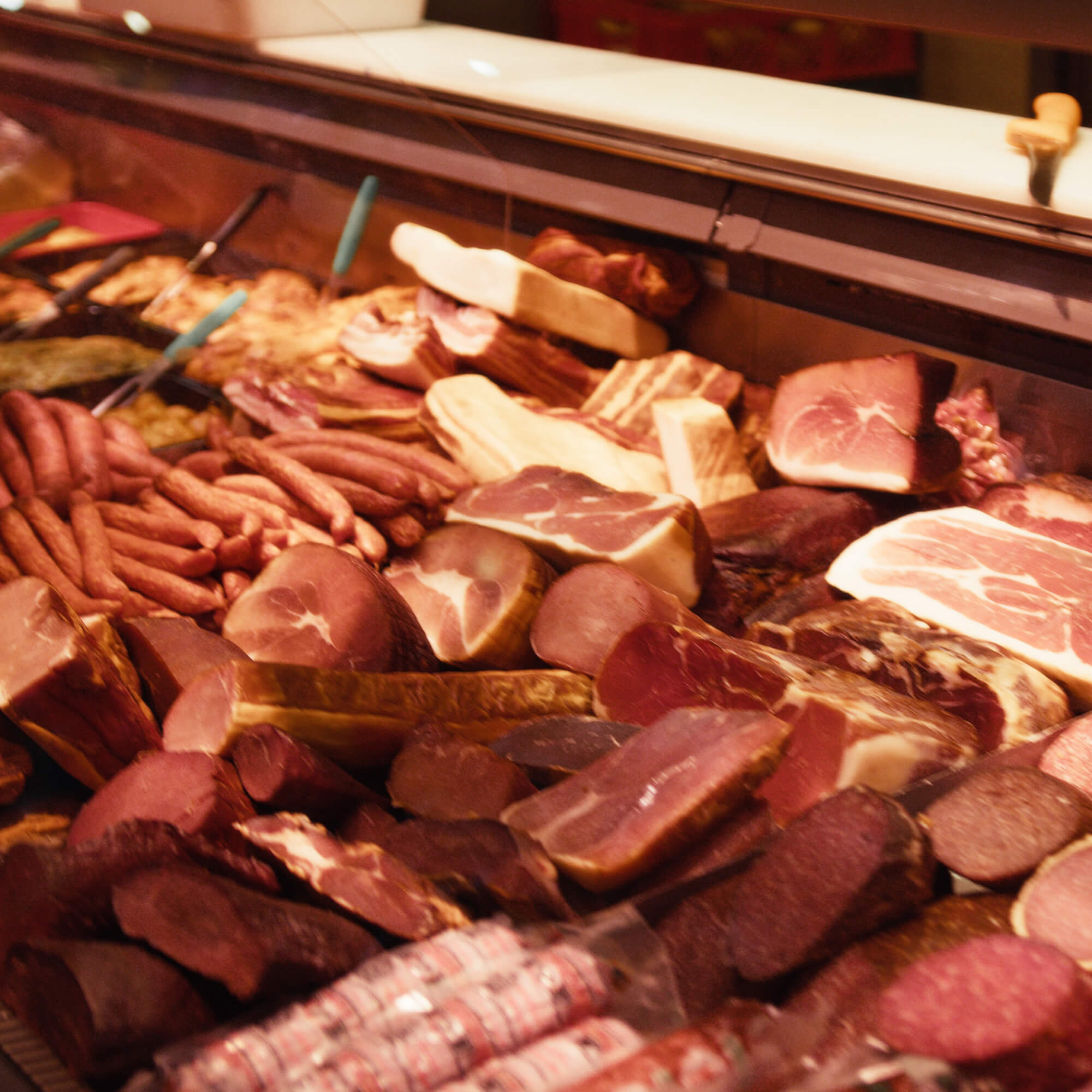 Fleisch an Theke