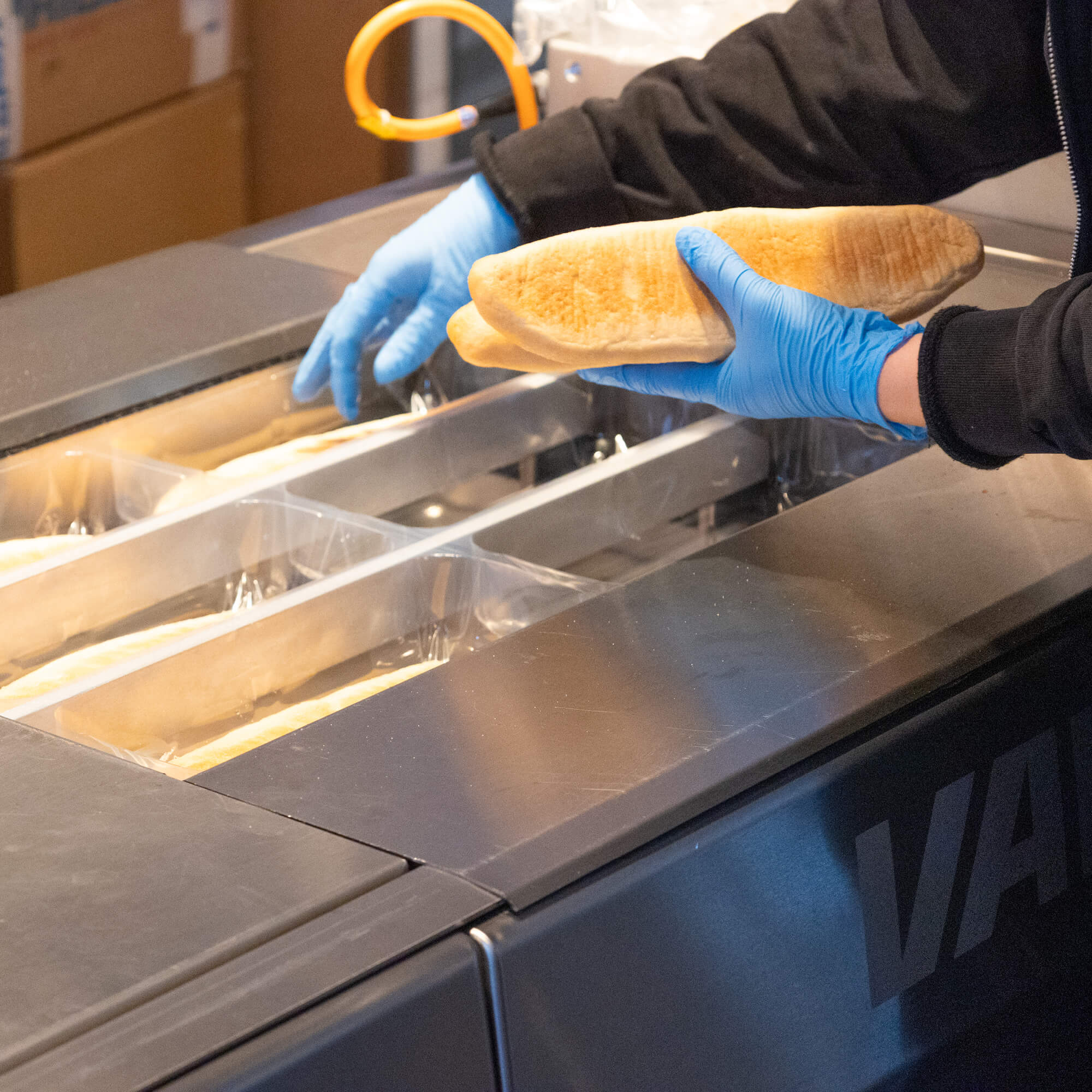 Patisserie Isabella verpackt mit Tiefzieher, Glutenfreie Bäckerei