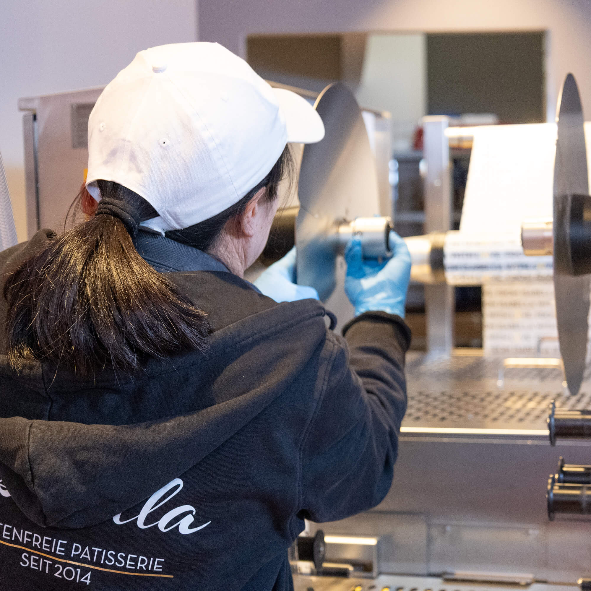 Patisserie Isabella verpackt mit Tiefzieher
